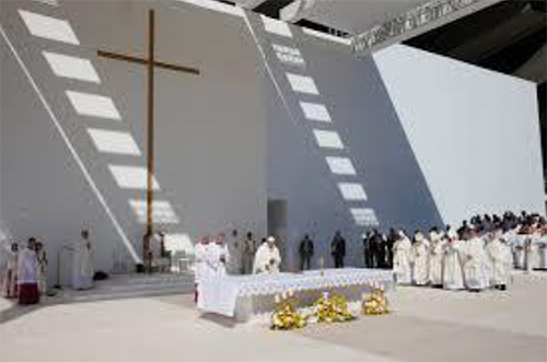 “Witness to Christ with love”, Pope Francis told the United Arab Emirates Catholic Community